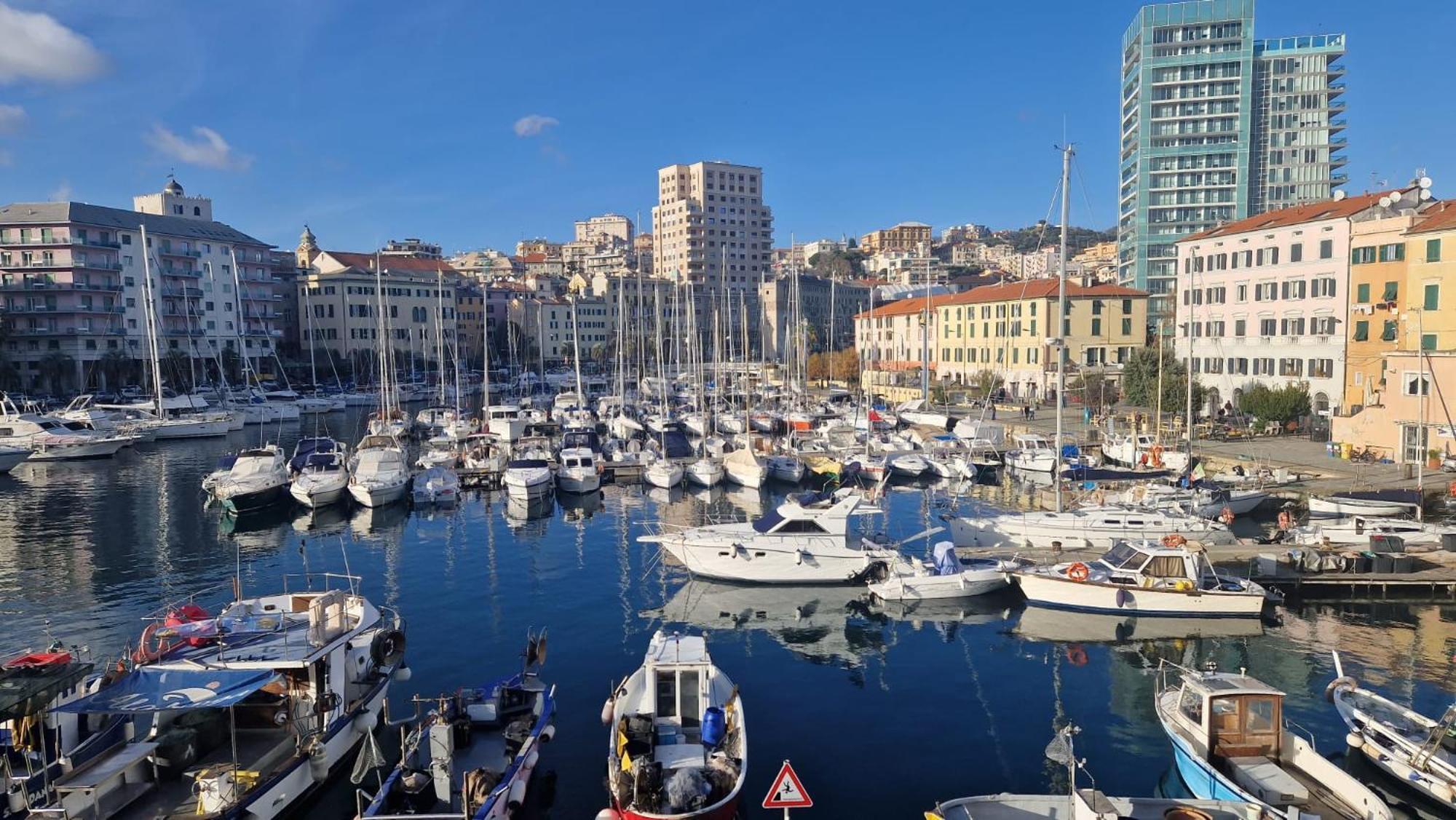 Appartamento La Perla Di Ro Savona Esterno foto